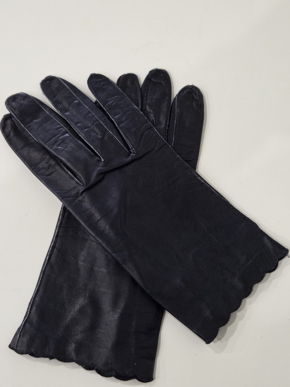 ALEXETTE BACMO Vintage Navy Leather Gloves - Elegant Winter Accessory